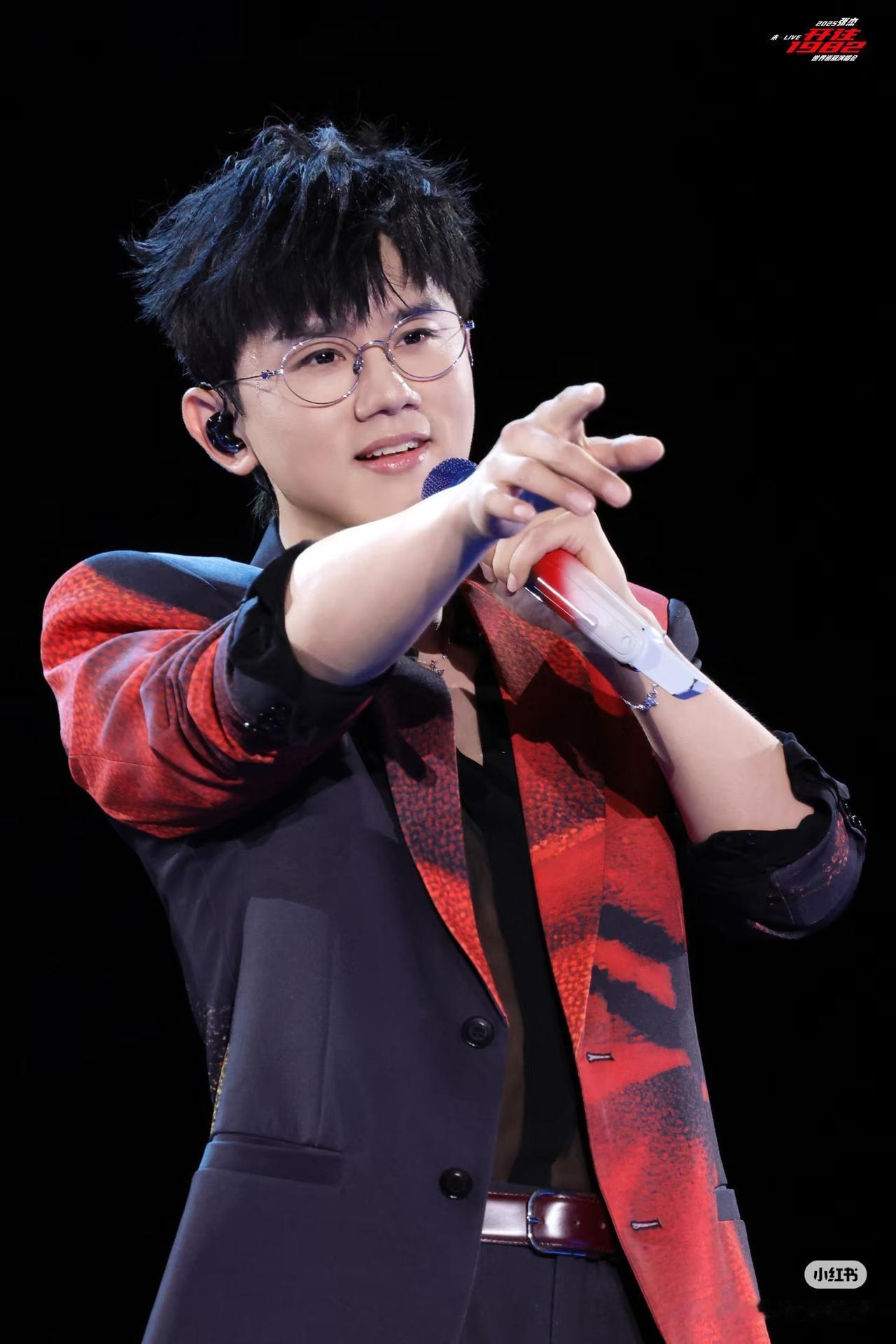 张杰说，他以后再也不参加任何需要歌迷投票的活动，不是因为看淡奖项，也不是因为不想