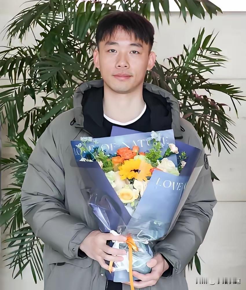 刘其鑫，男，南京大学地球科学与工程学院博士研究生。2025年2月28日晚，刘其鑫