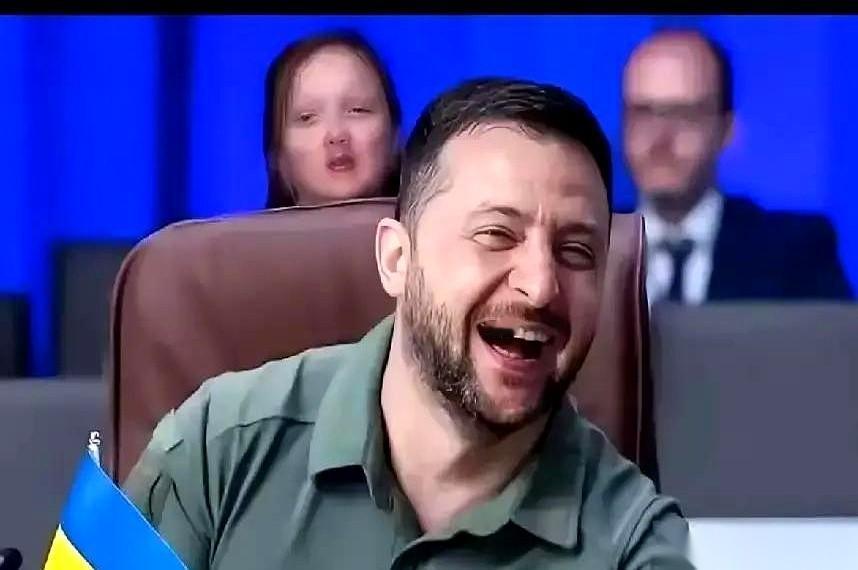 泽连斯基直接掀了桌子。一句话，同时把俄罗斯的幻想、美国的算盘，全都打得粉碎。