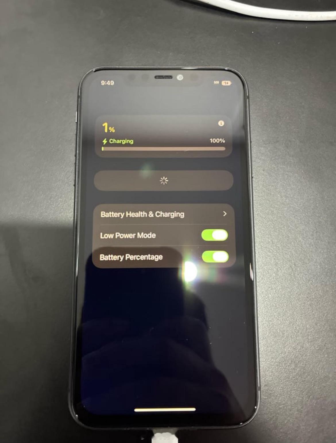 海外用户发现更换第三方电池的iPhone在升级至iOS26测试版会出现