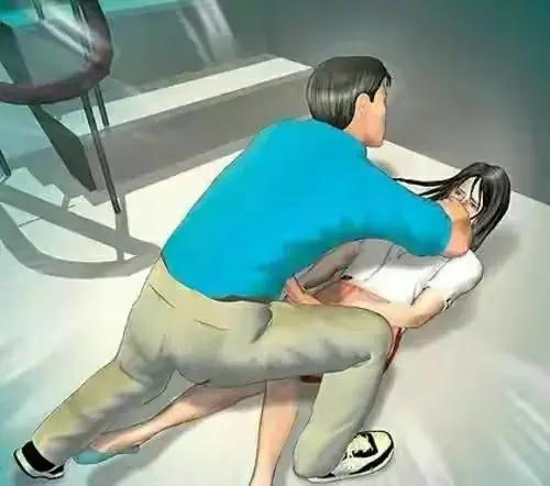 湖南，长沙。一女子精神不正常，住在楼上的邻居给她送吃的，想摸摸她，女子不让。邻居