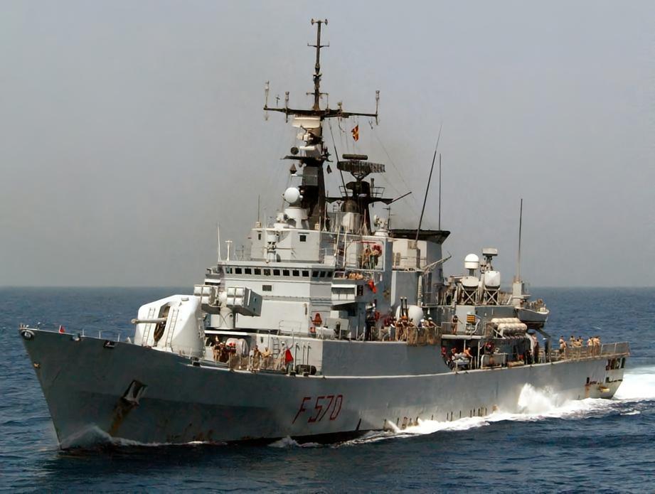 意大利“西北风”级护卫舰“西北风”级护卫舰是意大利海军于20世纪80年代装备的多