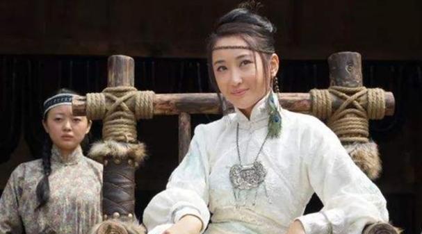 湖南湘西某村有帮土匪，解放前吃喝嫖赌抽，偷抢。后来被解放军抓住了，本来是要枪毙的