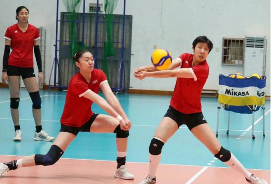 女排关键位置不稳，赵勇押宝新人，27岁国手已被彻底遗忘？ 中国女排正经历一
