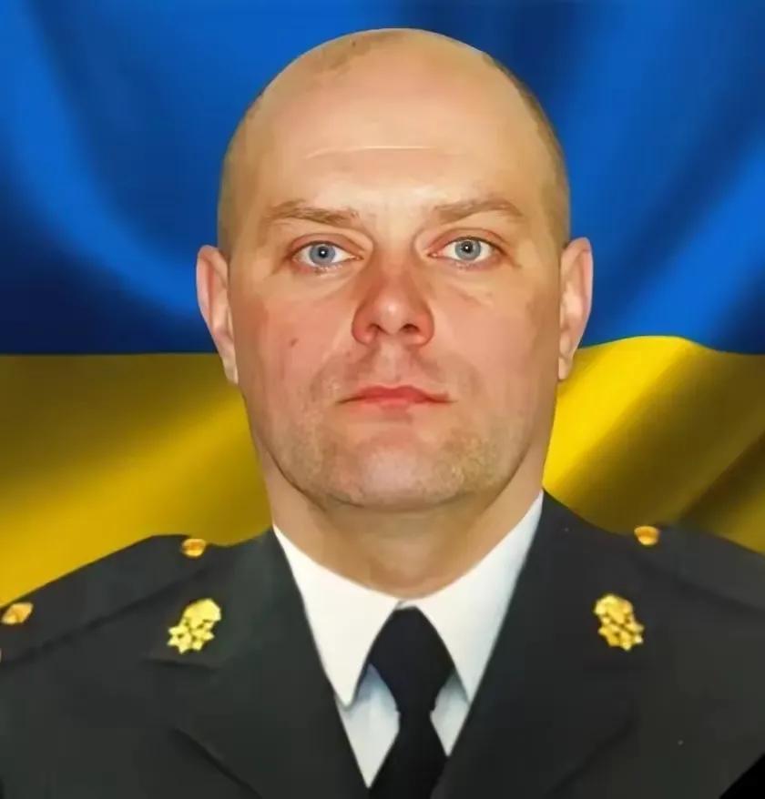 俄乌这场仗都拖到第四个年头了，最近的战局看得人眼花缭乱，明眼人都能瞅出乌克兰这边