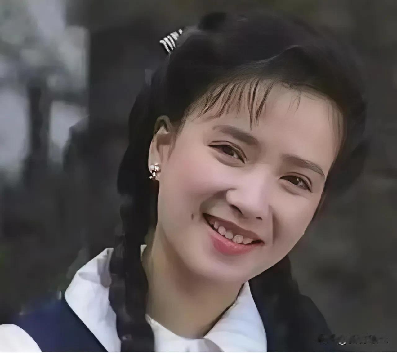 何晴遗产三位守护者。第一位：独子许何。24岁中戏毕业，从小父母离异跟爸爸长大