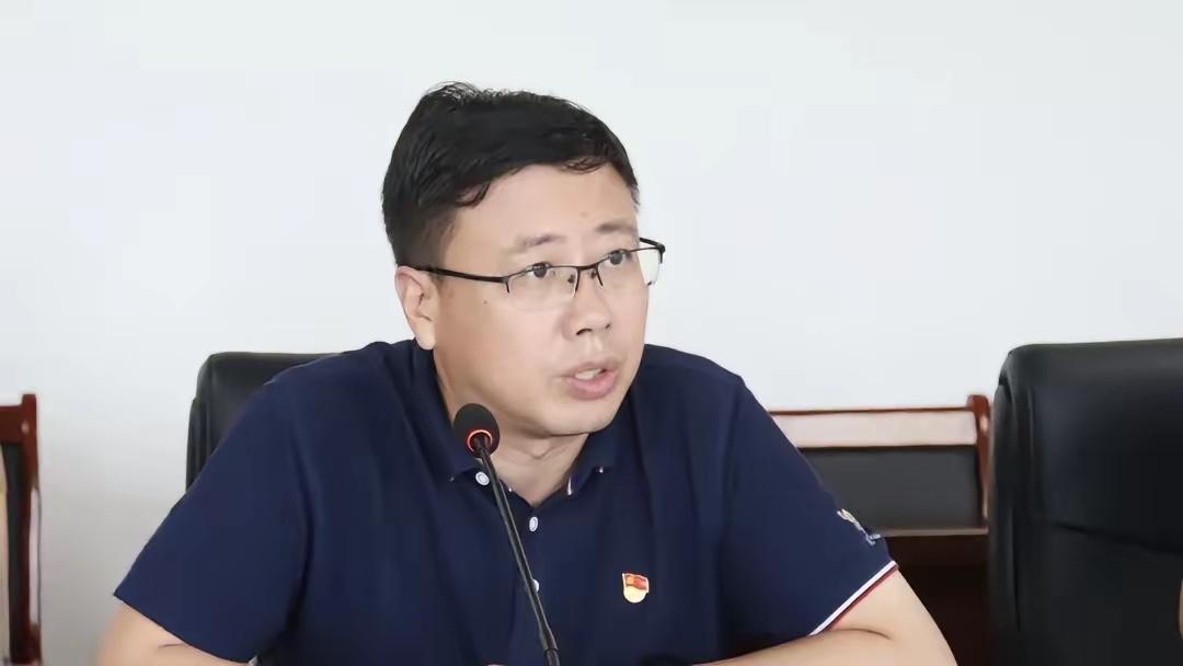 西海岸高官朱长江被双开，青岛反腐不松劲！又打落一名实权干部！原青岛经开区、西海岸