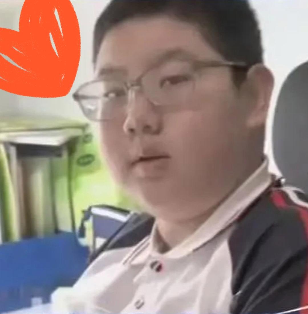 近日，吉林，上初中的儿子突然给父亲转了两千多块钱，父亲赶紧过去问，一问才知道，儿