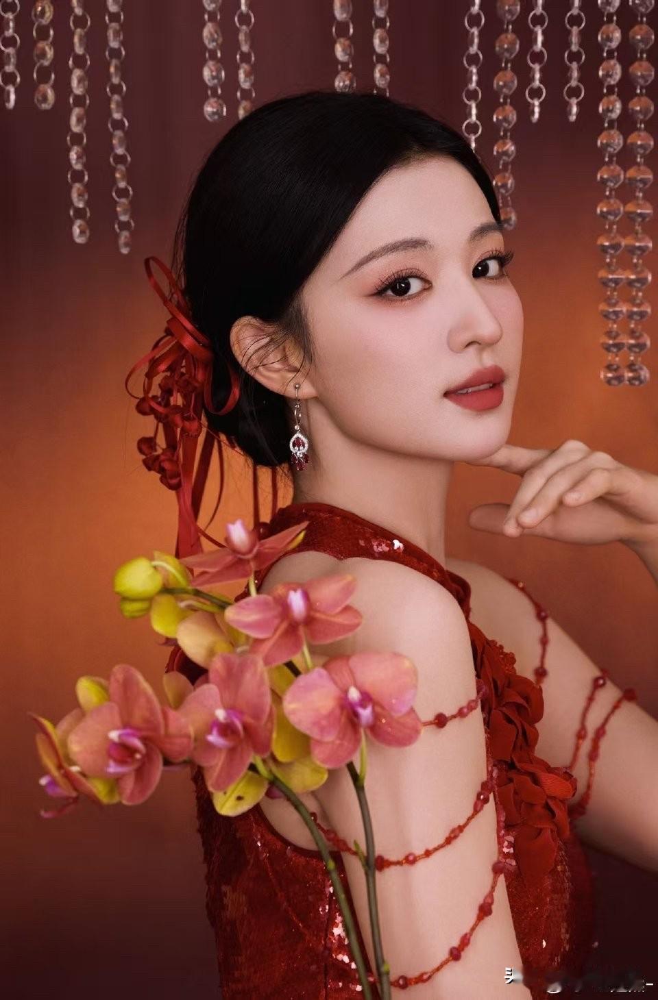 王楚然真的是个例外她越来越红了，另外几个却越来越凉了，不知道大家发现没有，和杨