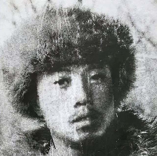 1932年，当抗东北抗联将领王德林前往吉林敦化首富戴万龄家募捐时，门外突然出现2