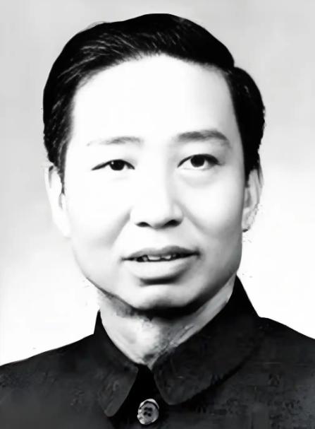 1946年，周总理准备去看望鲁迅的夫人许广平，路上一个小孩看到了他，跑过来大喊：