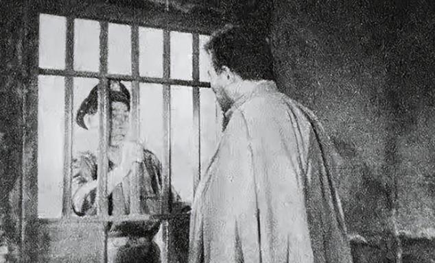 1944年，八路军干部陈克被伪军抓住，临刑之前，一汉奸自告奋勇：“太君交给我，我