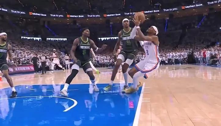 现在的NBA真是越打越难看了，3分球彻底毁掉了NBA的观赏性。刚才看了一会儿森林