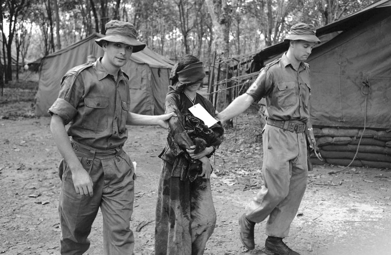 1966年10月29日，审讯结束后她被带走。一名23岁的越南女子在距离澳大利亚