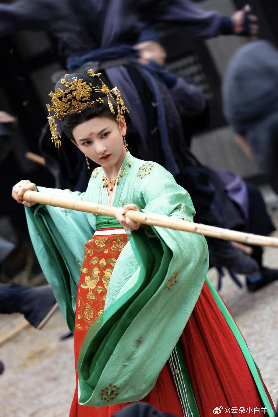 宋祖儿绿襦红裙婚服