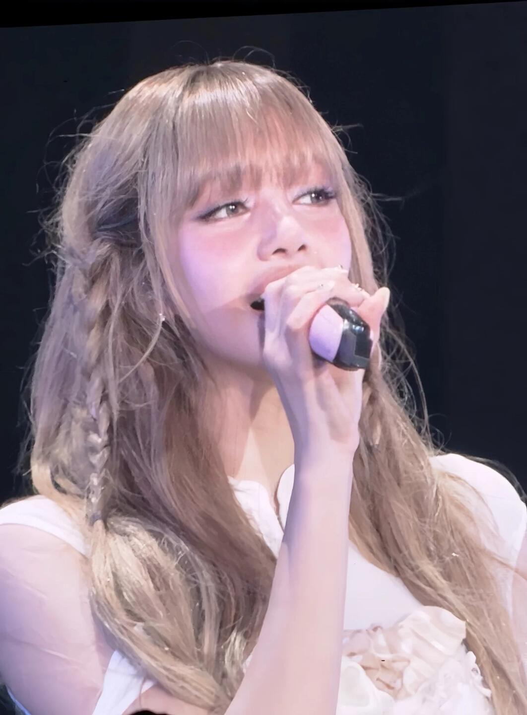 妈妈我看到真天使了👼🏻Lisa往上顶那一下​​​