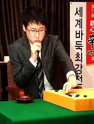 近年来他的外战成绩也。赛前大家都觉得他三十六岁老了，外战不行了，都把宝押在杨楷