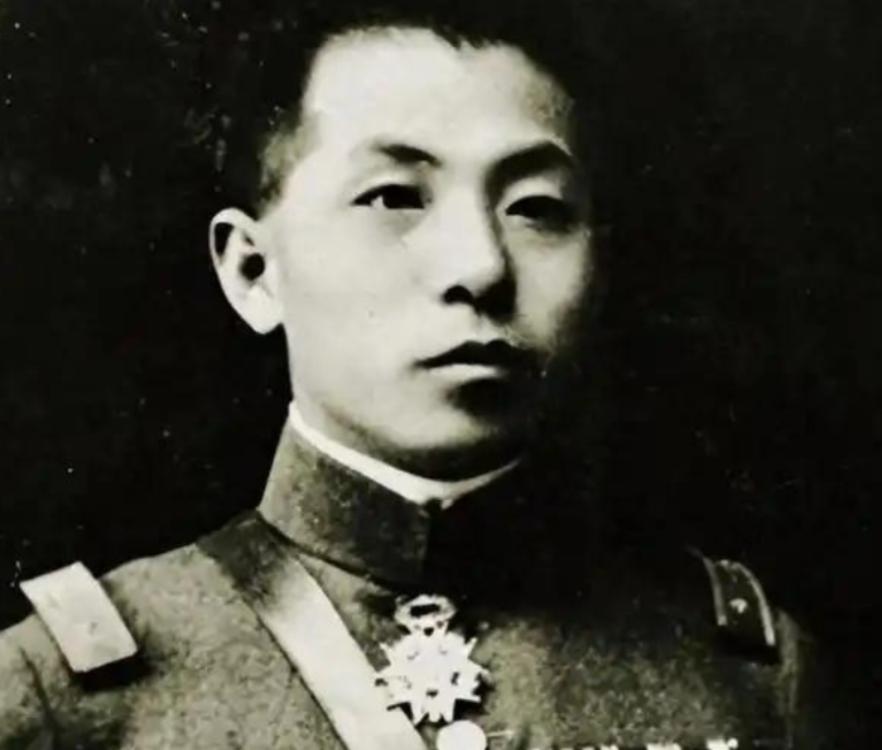 杨虎城是愚蠢，还是糊涂？有人说，西安事变你已经得罪了蒋介石，而且是差点要了蒋介石