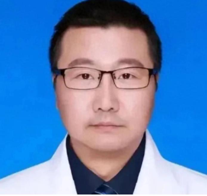 2019年，南京肿瘤医院一名医生被曝光，原来在过去14年里，他偷偷为一些