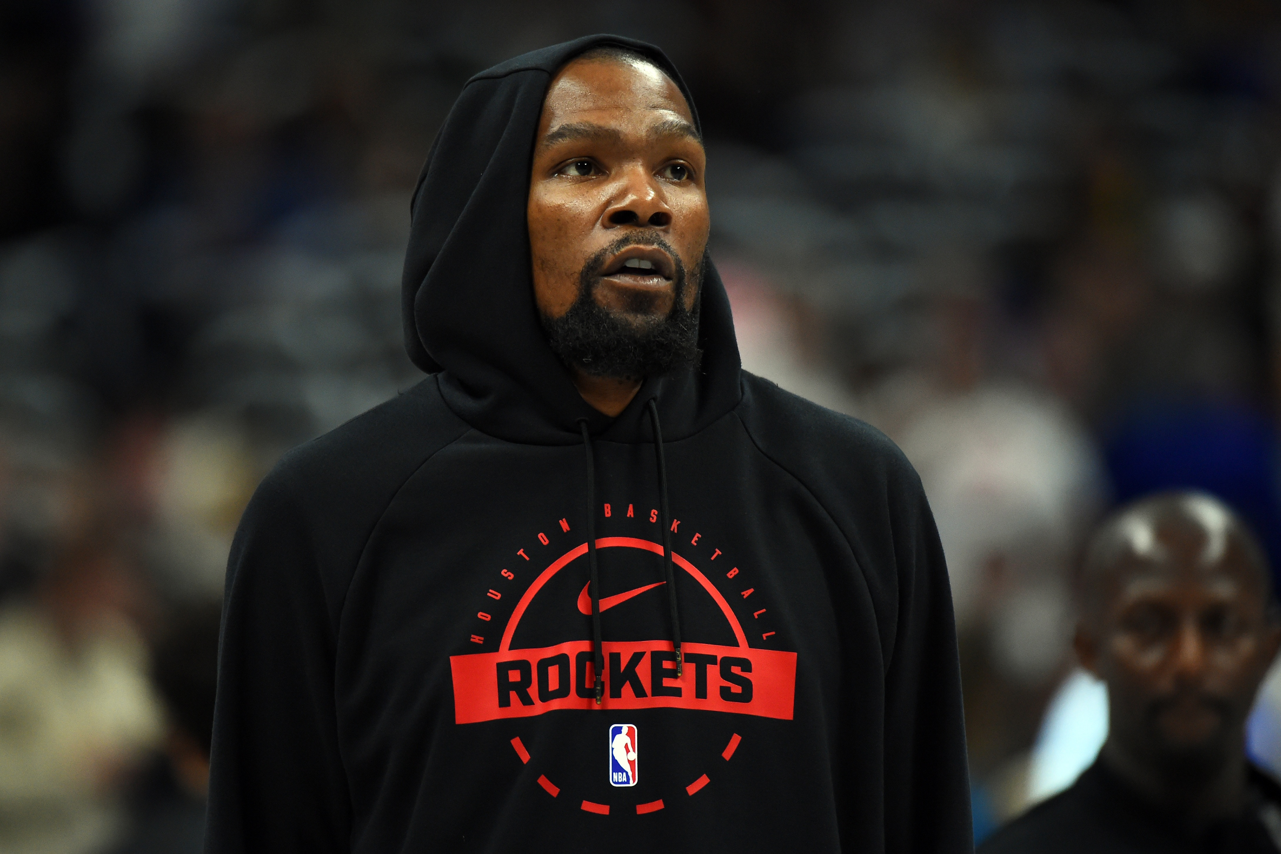 杜兰特在前一场火箭队输给公牛队之后接受了采访。他表示他同意教练所说的一切。因为火