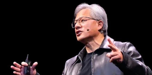 黄仁勋下定决心彻底不装了！既然中国不购买美国英伟达的E200芯片，在5月5号美国