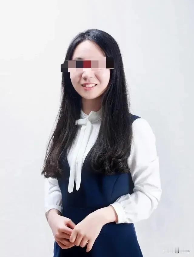 不查不知道，一查才明白。这位武汉大学年轻的美女教授，居然和已婚的男导师是“特殊”