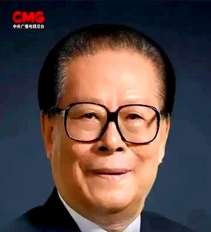 你猜怎么着？我昨天刷到这部片子，连着看了三遍——不是因为剧情多炸裂，是真·坐不