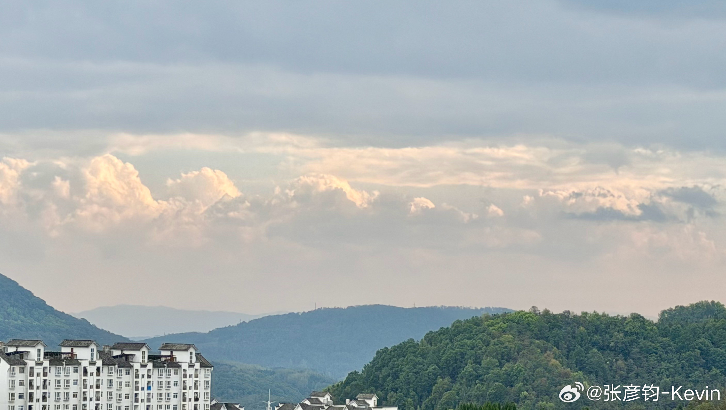云南的云，果然很不一样。凯文聊车腾冲