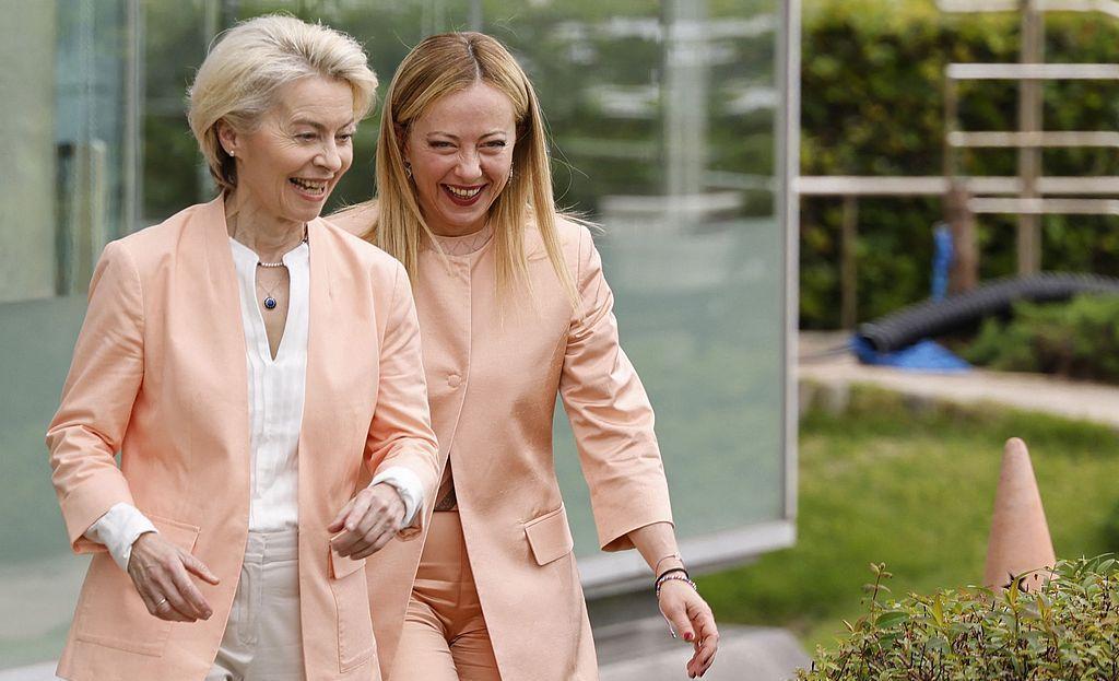 应该是美国的阴谋！欧洲居然有28位女性领导人、外长与国防部长！为什么欧洲弄些女