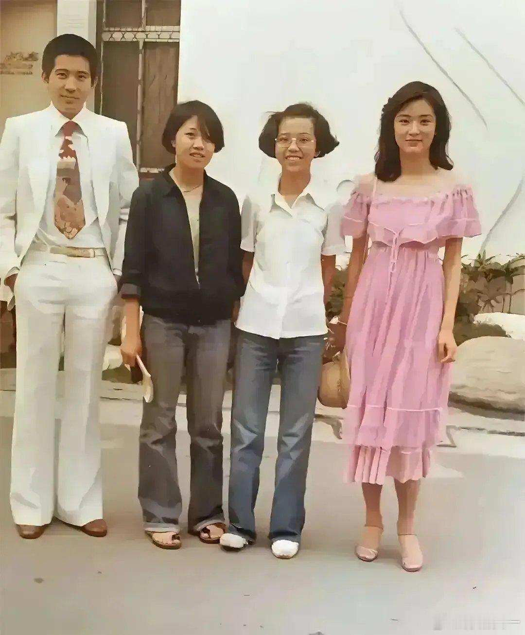 这图里有三个巨星，你认出了哪一个？