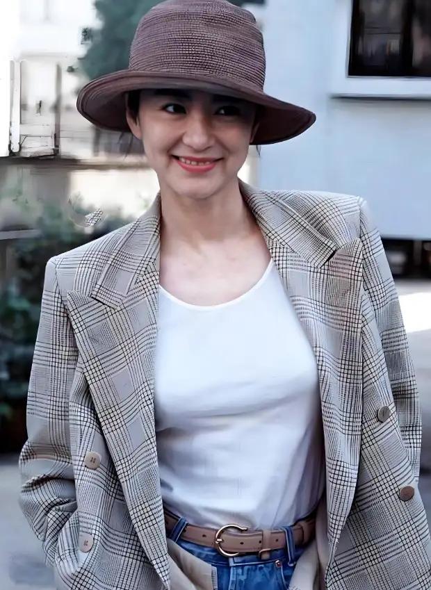 曾经给林青霞当过替身的演员施懿！提起林青霞，很多人都会想到《新龙门客栈》中
