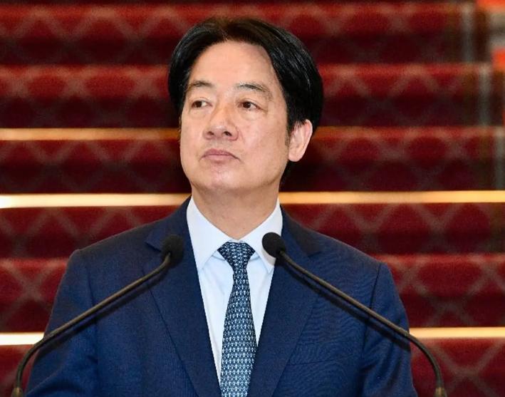 赖清德这是在干嘛？这招挺有意思放着国民党那两位不管偏偏盯着柯文哲不放