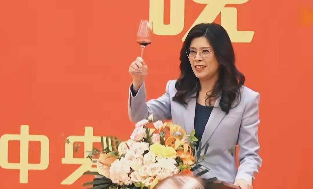 4月7日，抵达南京的郑丽文，在南京东郊国宾馆晚宴上的最后举杯时表达了对此行的美好