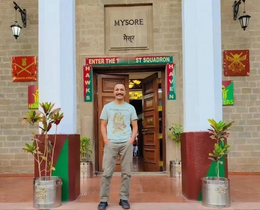 阿联酋迪拜航展LCA光辉战机坠机飞行员-印度空军中校纳梅什·西亚尔，这一家人一看