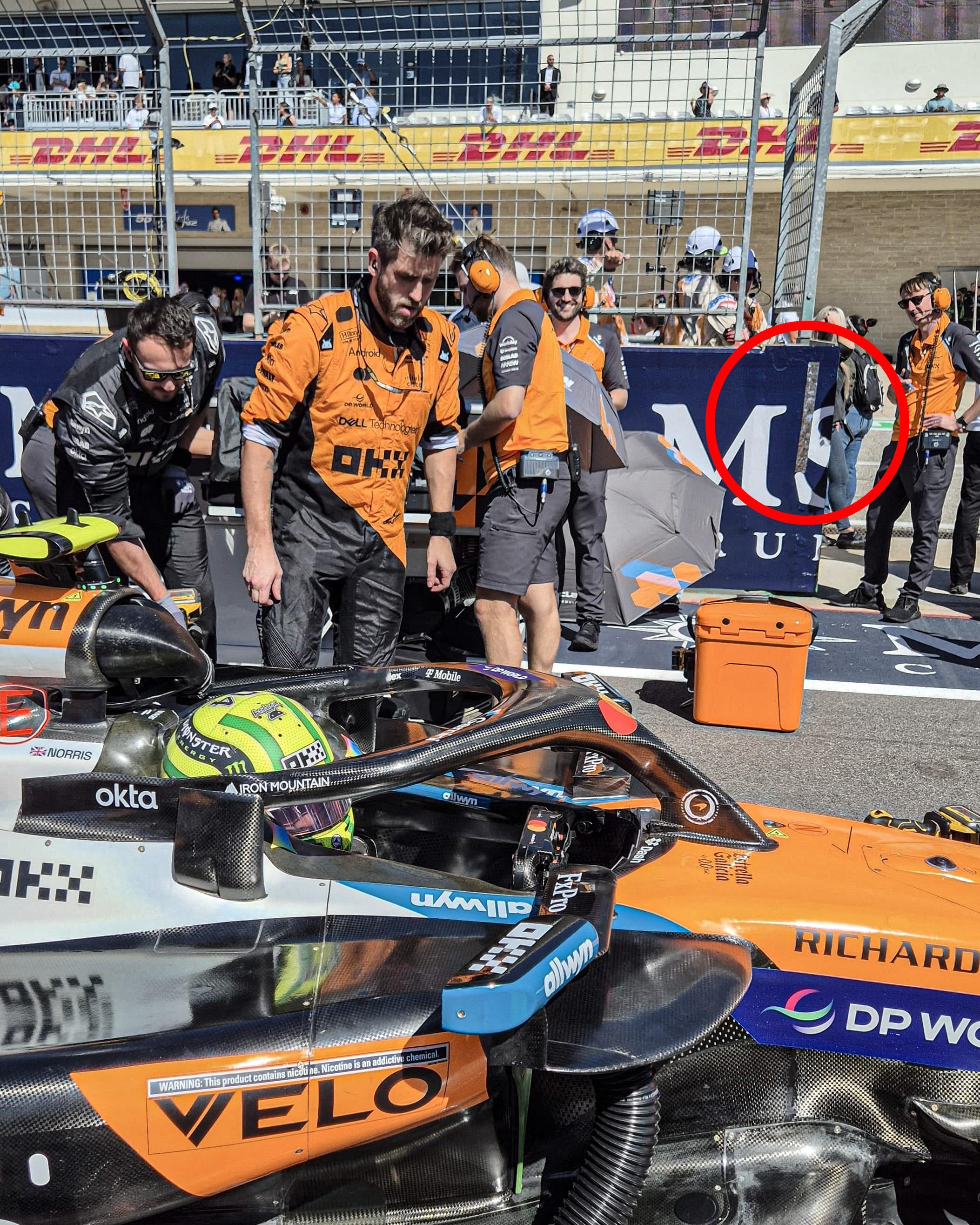 关于红牛车队试图撕胶带的后续💭Autosport获悉,红牛与迈凯伦之间早在这方