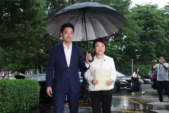 蒋万安真的希望卢秀燕2028年选赢吗？聊湾区看世界的观点如下：第一，蒋万安唯