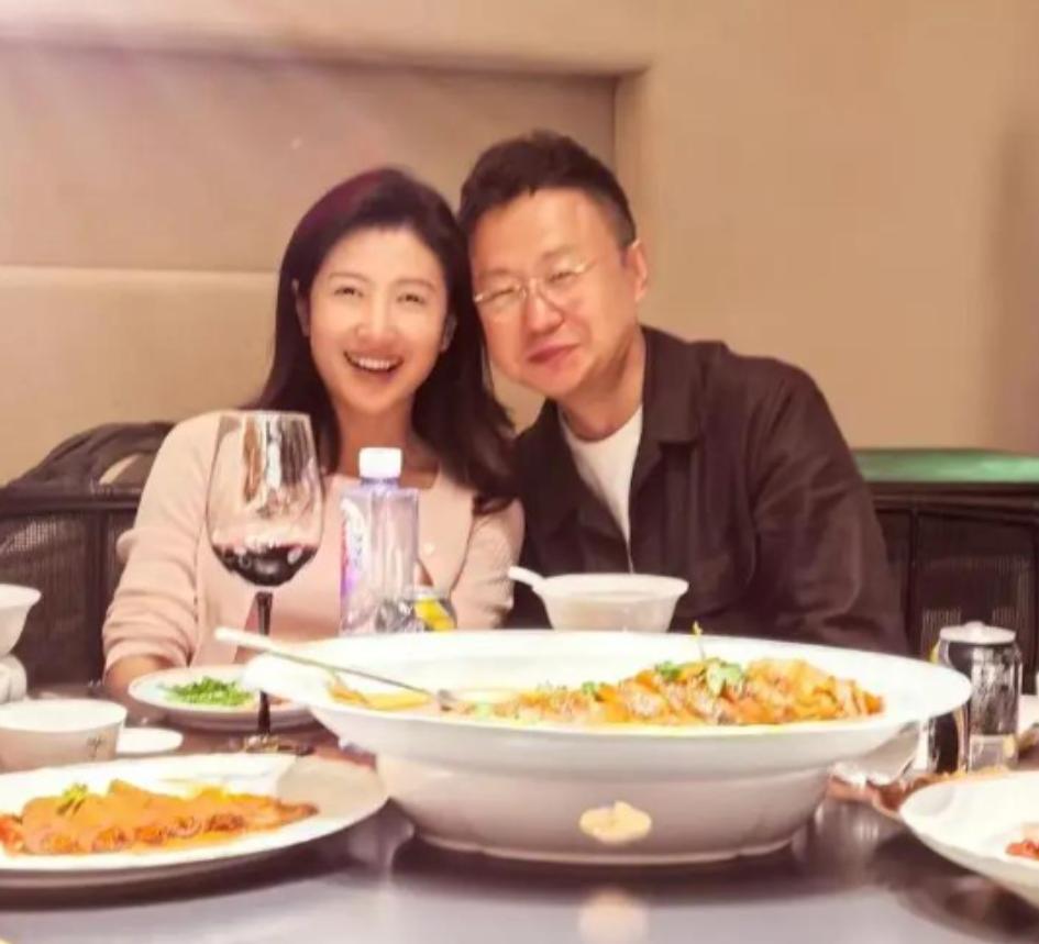 2017年，著名主持人刚强向春妮求婚，春妮表示：“结婚可以，但是咱先说好，我不会