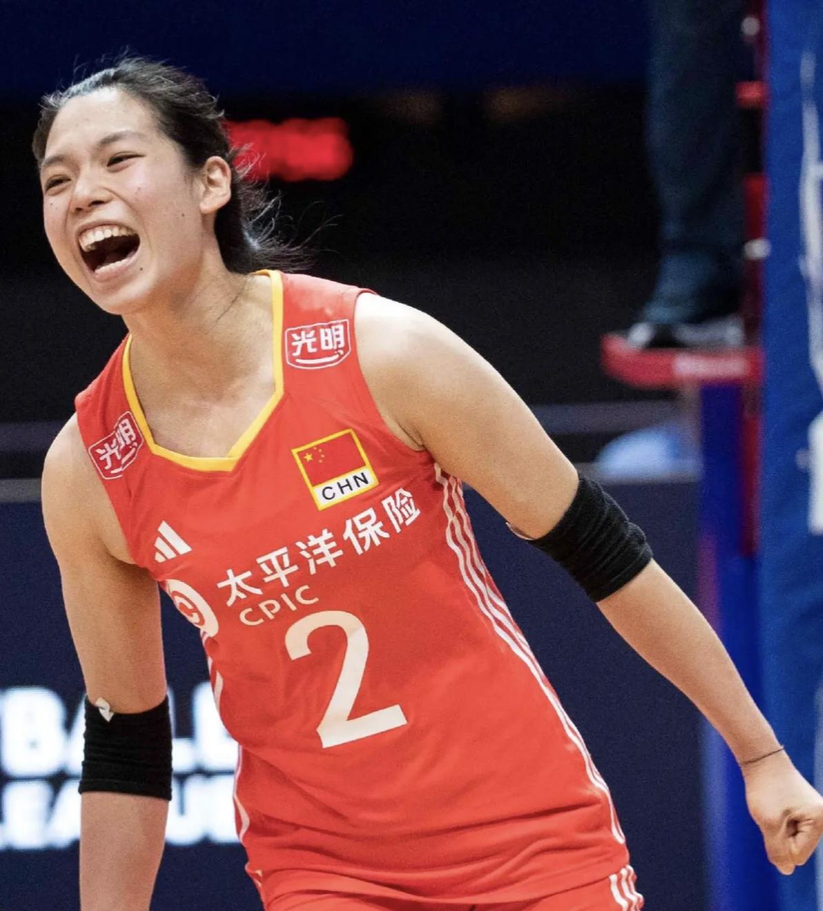神勇无比，连拿8分，中国女排3-1复仇法国，太精彩了！中国女排赢