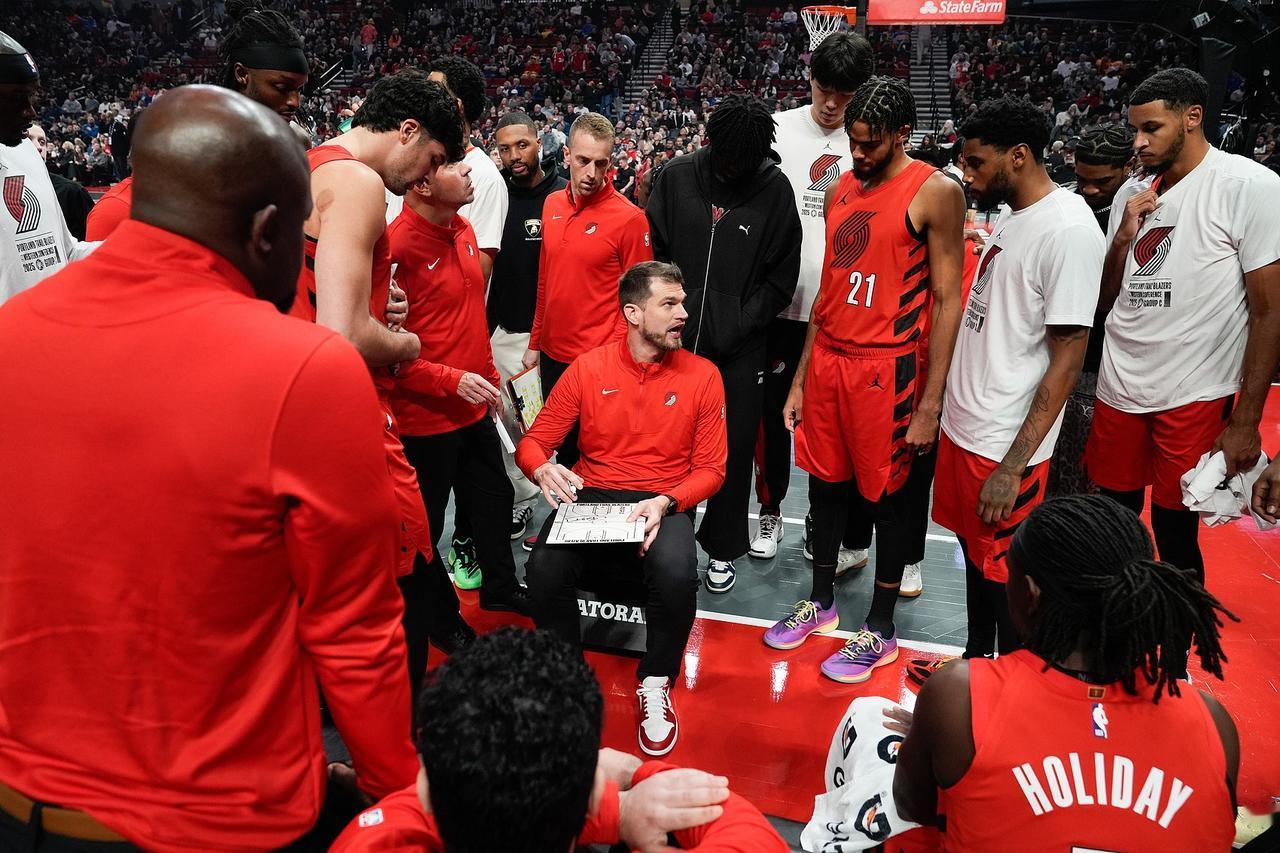 腾讯的球衣送不出去，因为杨瀚森未获上场机会！腾讯为了鼓励杨瀚森和回馈球迷，只