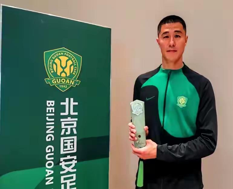 国安与浙江队的比赛踢完了，简单的说，两个惊喜，一个惊叹。第一个惊喜是国安惊险过关
