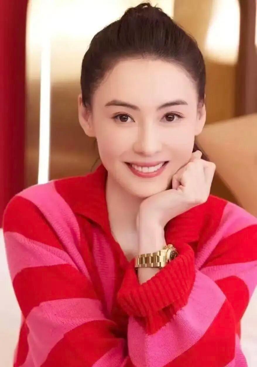 张柏芝：46岁生日当天泪洒舞台一、生日会上，她对着母亲哭了5月24日，张柏芝4