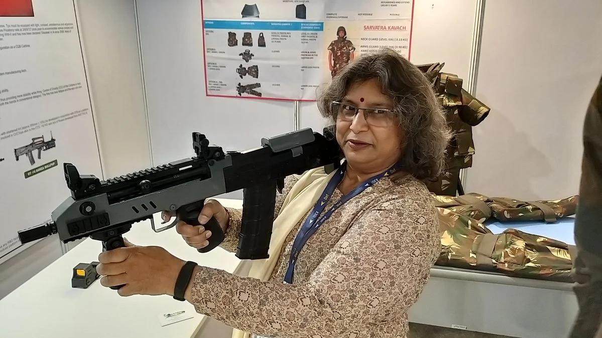 印度陆军设计局设计的Insas无托版本人难看枪也难看