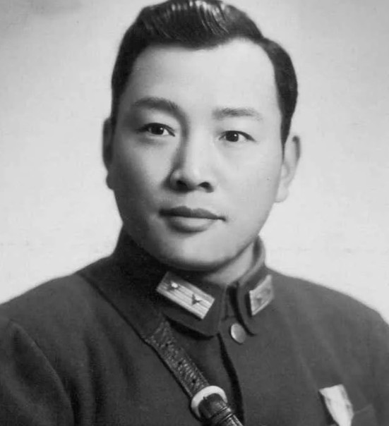 1949年，宋希濂被俘时，看了一眼率部追他的解放军团长，说：“你是军长还是师长？