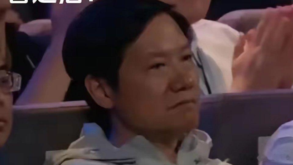 感觉雷军现在的精力全放汽车上了小米手机这样的定价他也没想到吧？​​​