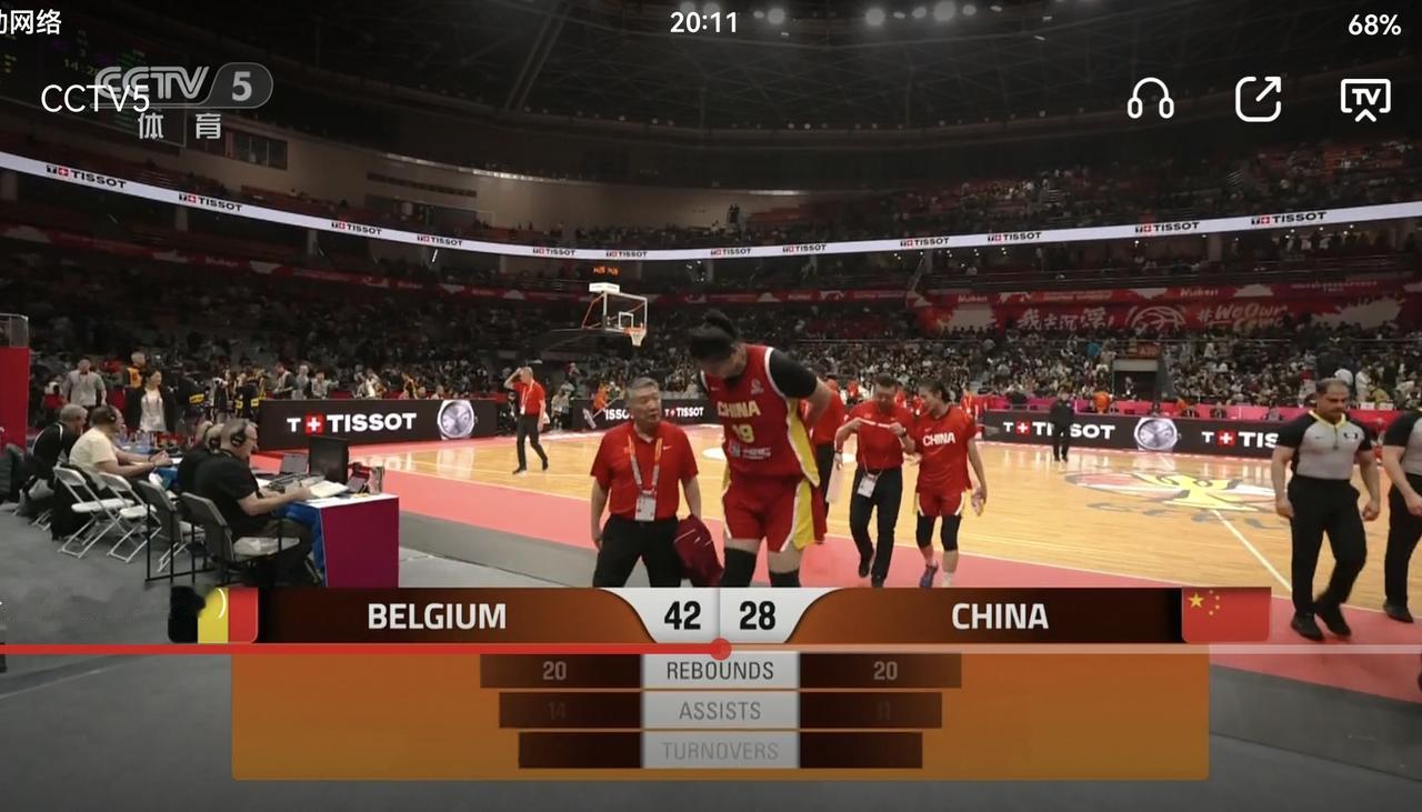 没想到啊！上半场，对比利时打得最好的都是新人！内线是张子宇，外线是王佳琦！面对