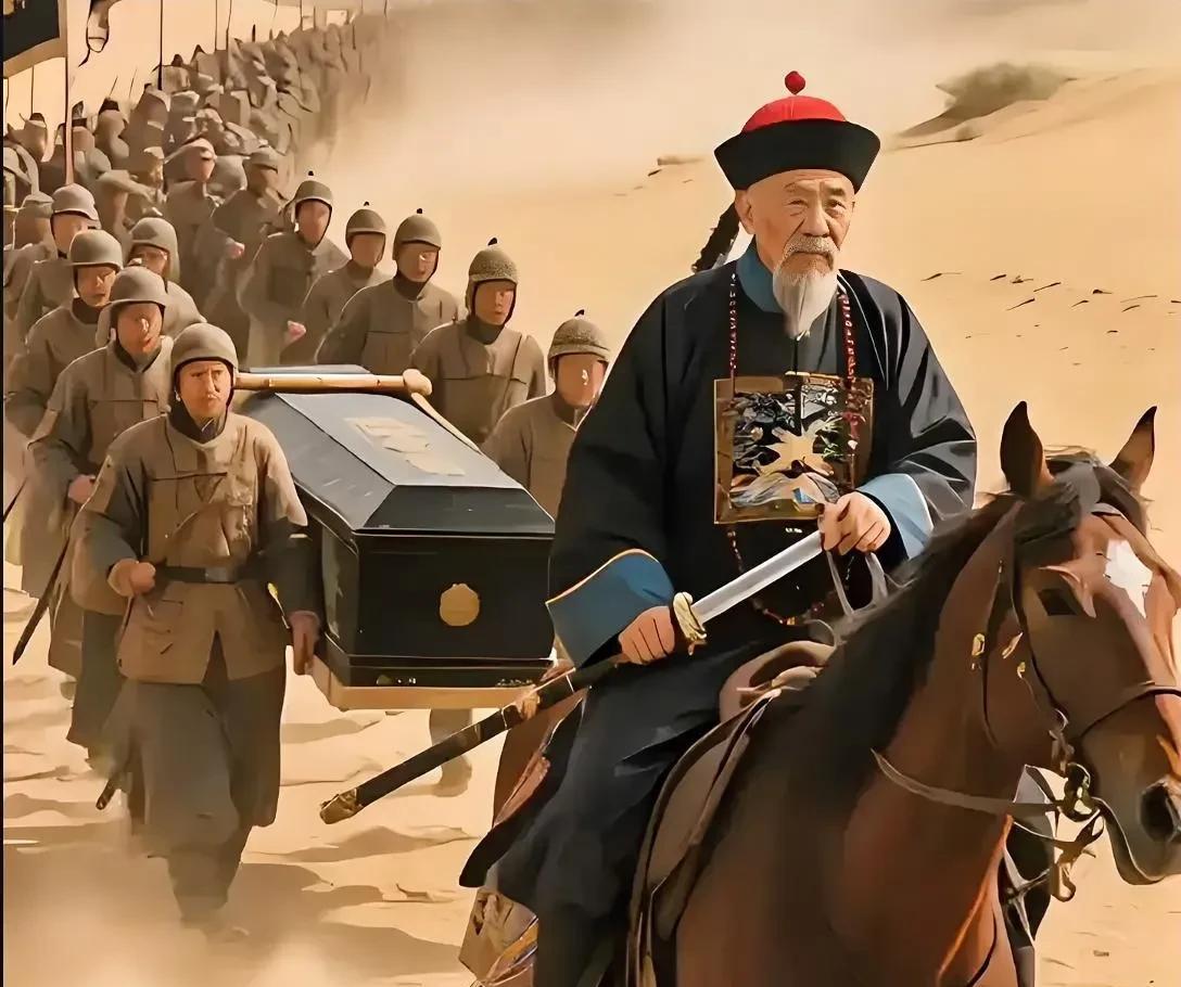 1877年，新疆喀什城下，左宗棠面对上万俘虏，毫不犹豫地下令：“降者亦杀！”戈