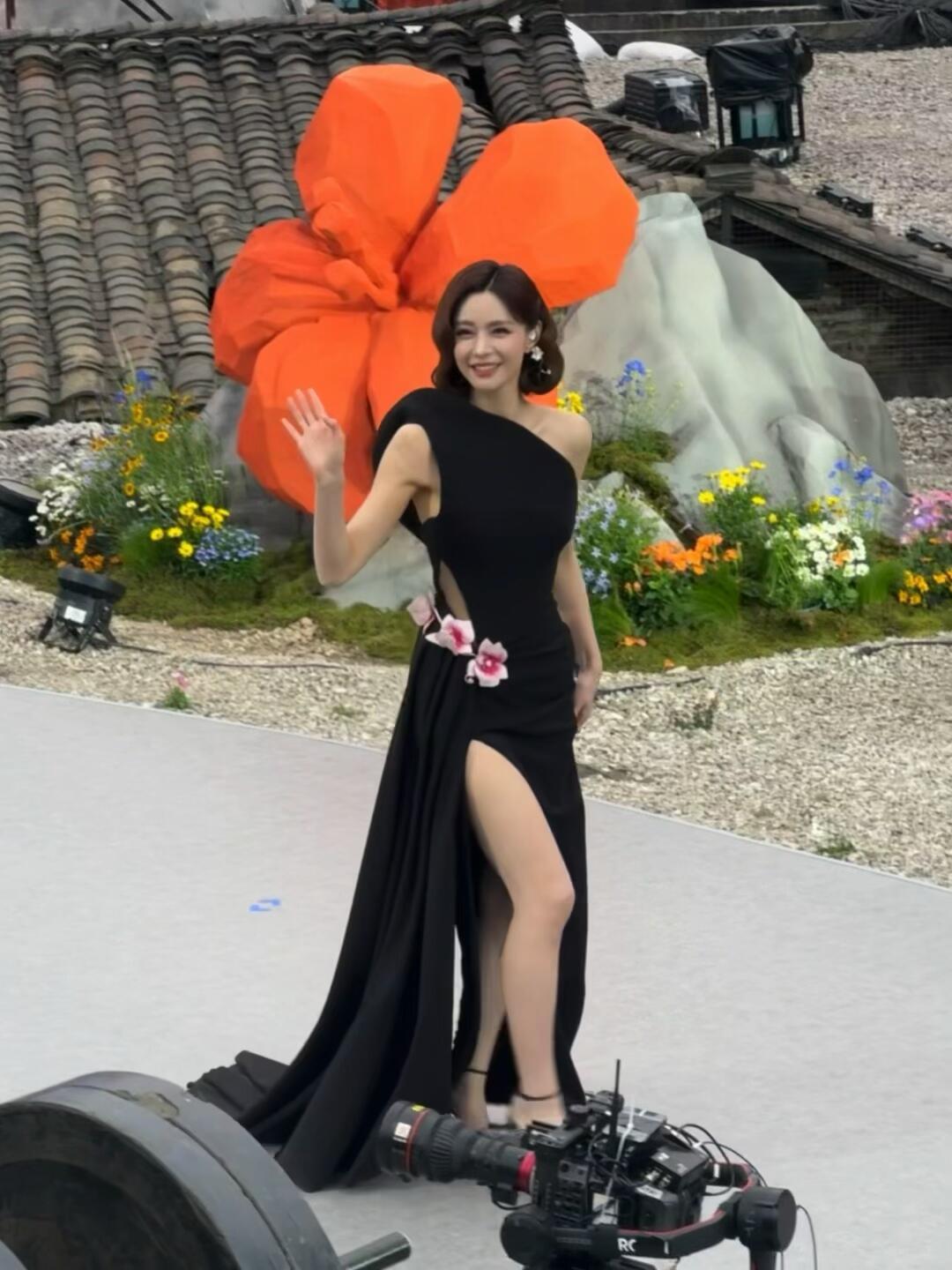 沈梦辰生图·美腿一览无遗