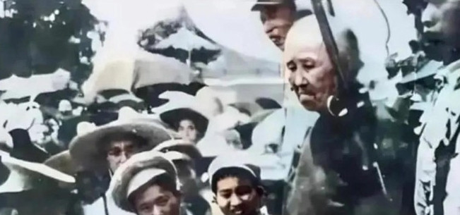 1950年，蒋介石“姐姐”被抓，她的处决意见上报至北京，周总理亲自去跟毛主席求情