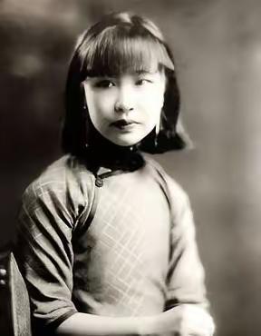 1984年，一名女环卫工突然收到一笔30亿巨款，当得知汇款人后，她决定拿出24亿