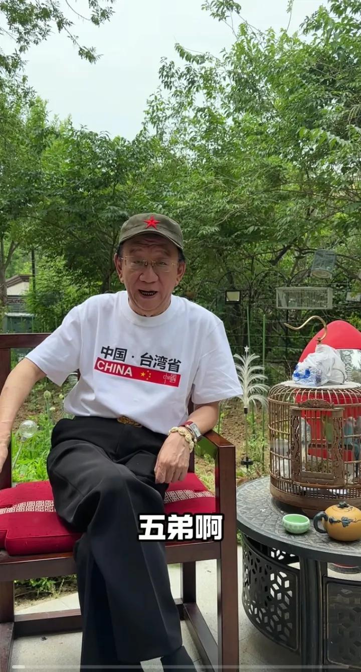侯耀华终于站出来回应杨议5月18日不拜师他爸爸的事情了！5月21日下午，他在抖音